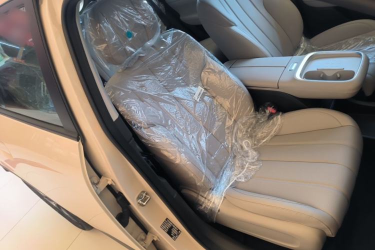 Used AION UT 2025 420 Intelligent Luxury Edition Right Front Seat
