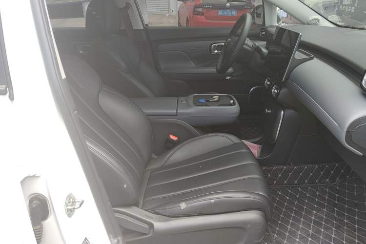 Used AION UT 2025 420 Intelligent Luxury Edition Right Front Seat