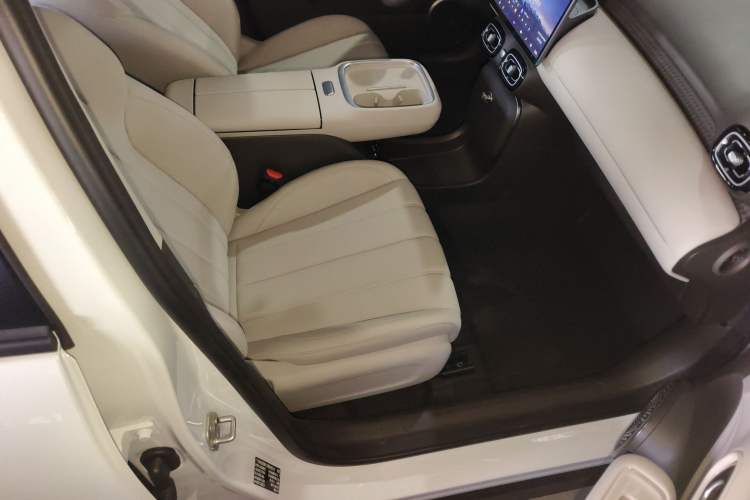 Used AION UT 2025 330 Starlight Edition Right Front Seat