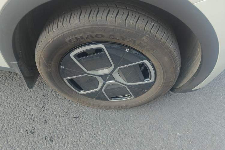Used AION UT 2025 330 Starlight Edition Right Front Wheel Hub