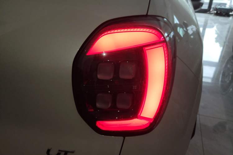 Used AION UT 2025 330 Starlight Edition Right Rear Taillight