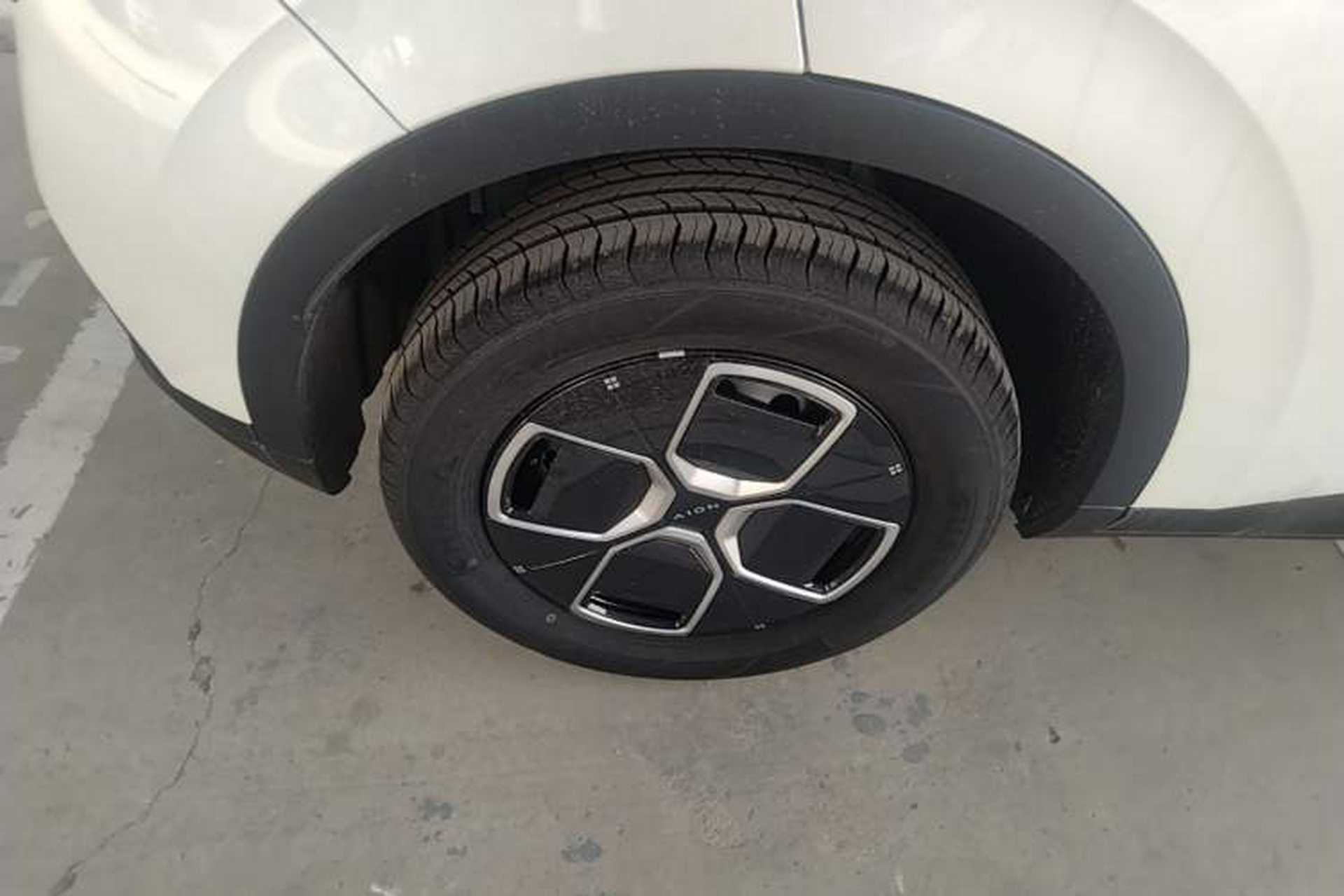 Used AION UT 2025 330 Starlight Edition Right Rear Wheel Hub