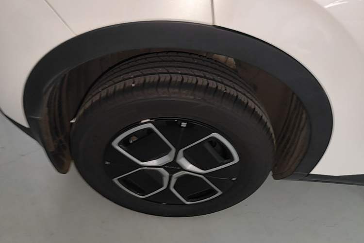 Used AION UT 2025 330 Starlight Edition Right Rear Wheel Hub
