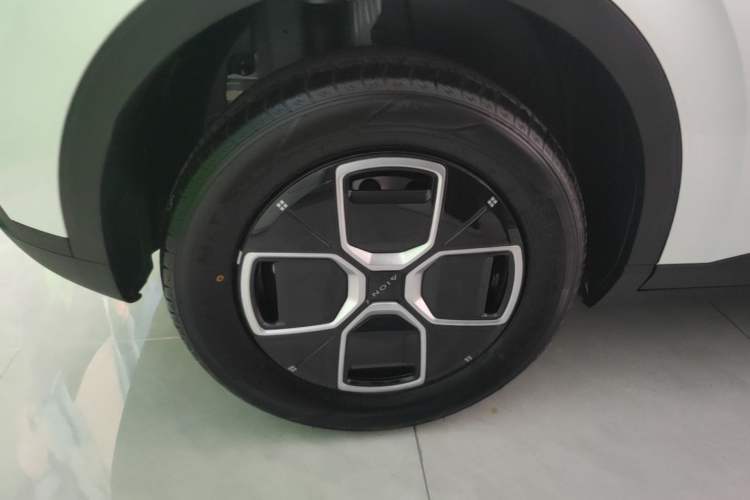 Used AION UT 2025 330 Star Edition Right Rear Wheel Hub