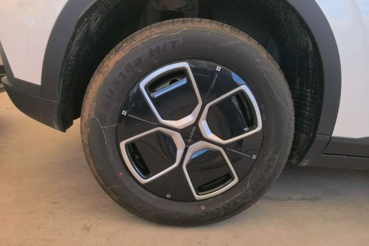Used AION UT 2025 420 Smart Edition Right Rear Wheel Hub
