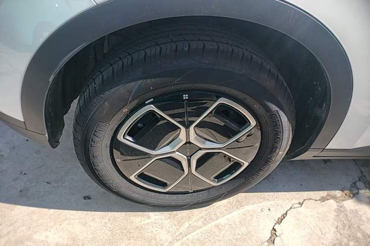 Used AION UT 2025 330 Starlight Edition Right Rear Wheel Hub