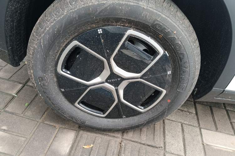 Used AION UT 2025 330 Star Edition Right Rear Wheel Hub