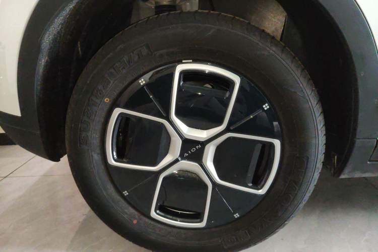 Used AION UT 2025 330 Starlight Edition Right Rear Wheel Hub
