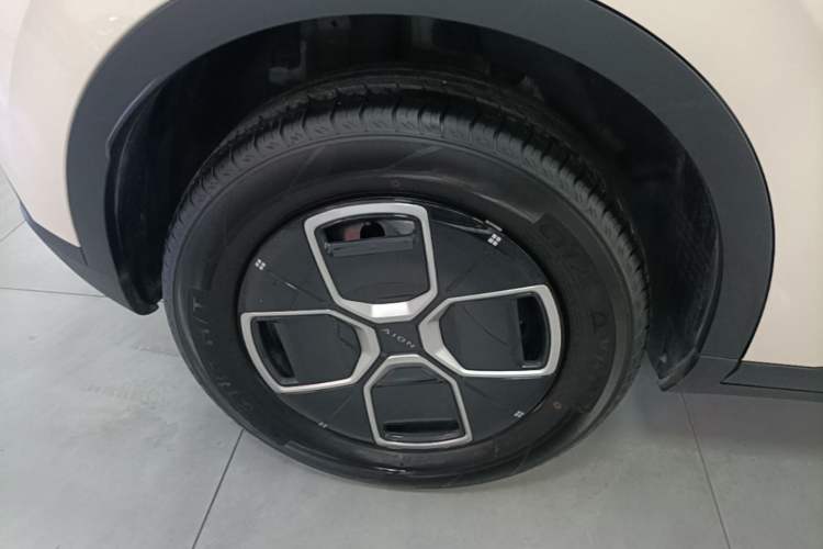 Used AION UT 2025 330 Starlight Edition Right Rear Wheel Hub