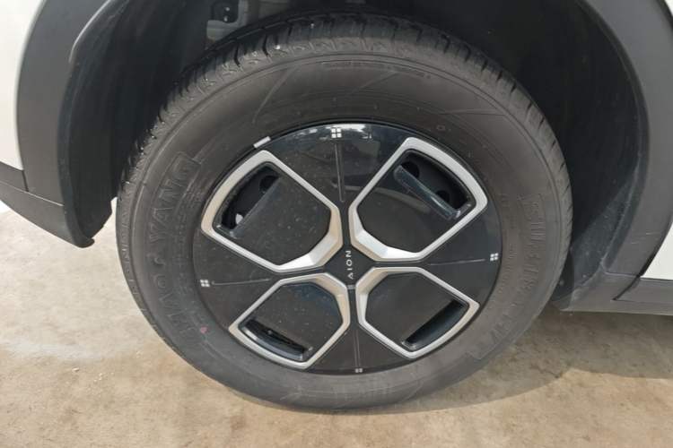 Used AION UT 2025 330 Starlight Edition Right Rear Wheel Hub