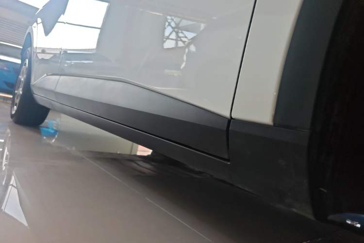 Used AION UT 2025 330 Starlight Edition Right Side Sill