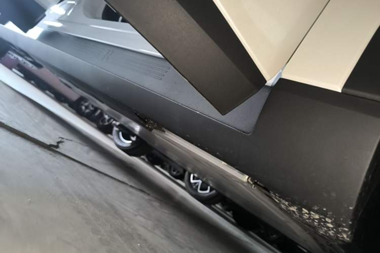 Used AION UT 2025 330 Starlight Edition Right Side Sill