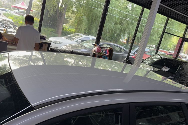 Used AION UT 2025 330 Starlight Edition Roof