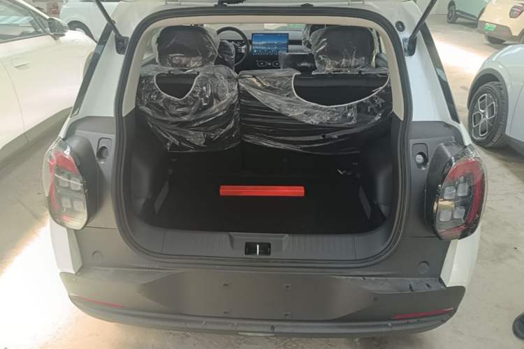Used AION UT 2025 420 Smart Edition Trunk