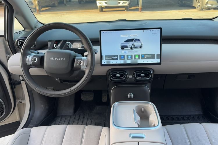 Used AION UT 2025 420 Prestige Edition Center Console