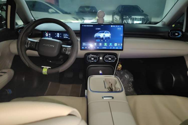 Used AION UT 2025 420 Prestige Edition Center Console