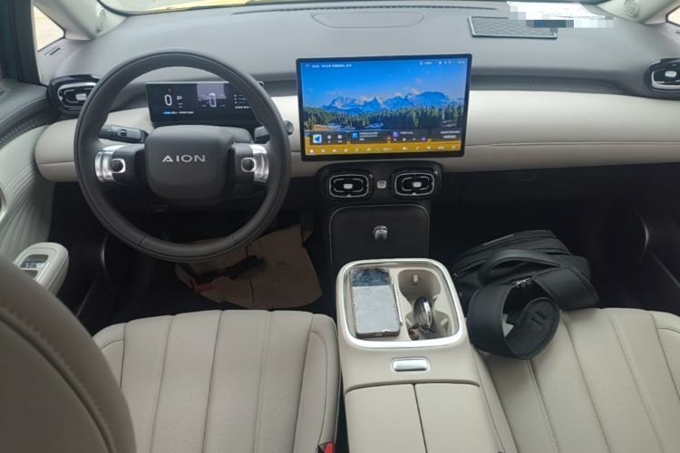 Used AION UT 2025 420 Prestige Edition Center Console