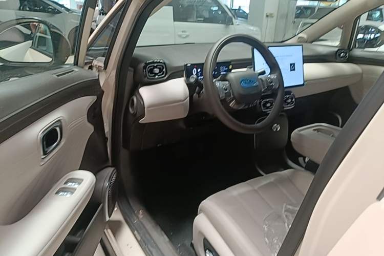 Used AION UT 2025 420 Intelligent Luxury Edition Driver Seat