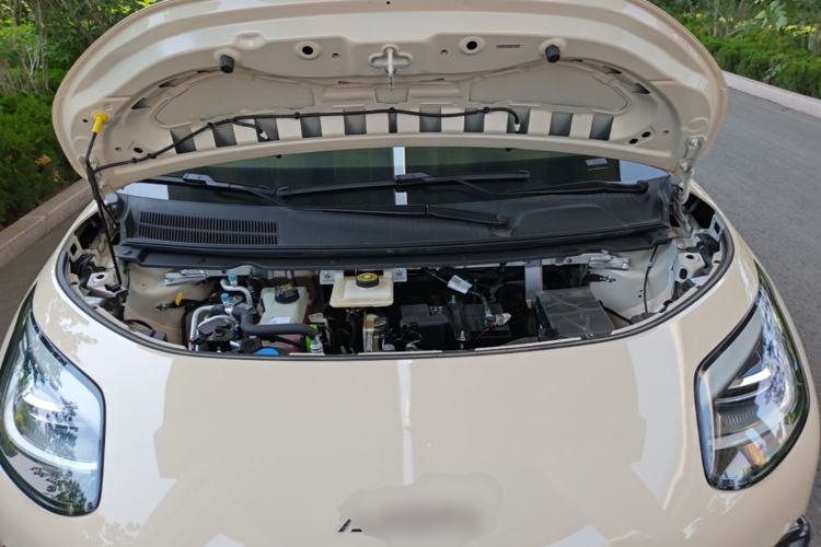 Used AION UT 2025 420 Intelligent Luxury Edition Engine Bay