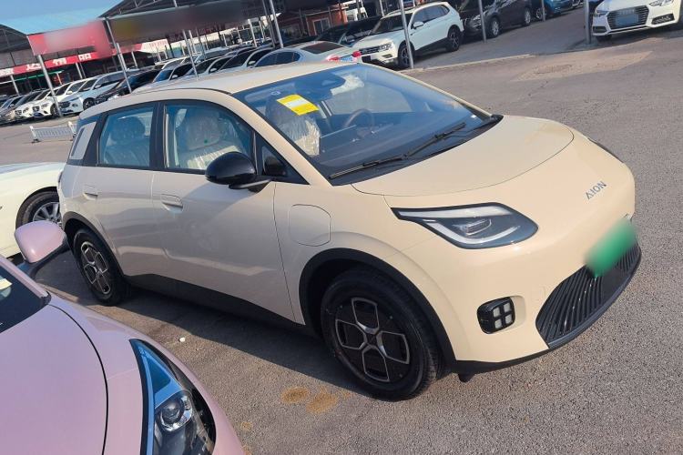 Used AION UT 2025 330 Starlight Edition Exterior 2