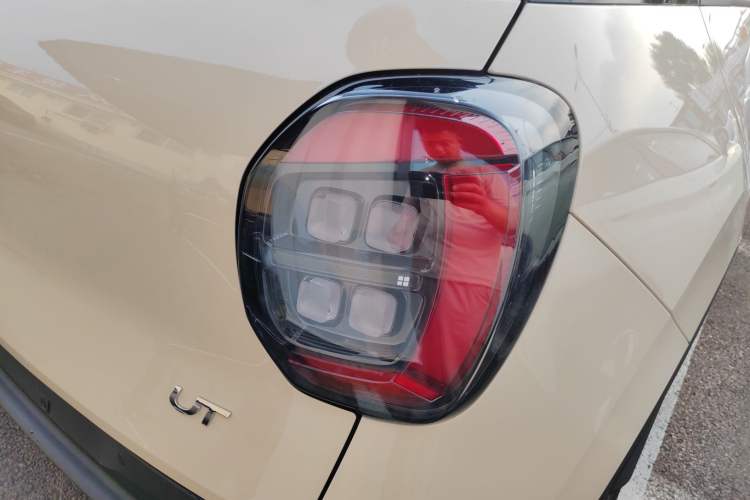 Used AION UT 2025 330 Starlight Edition Exterior 3
