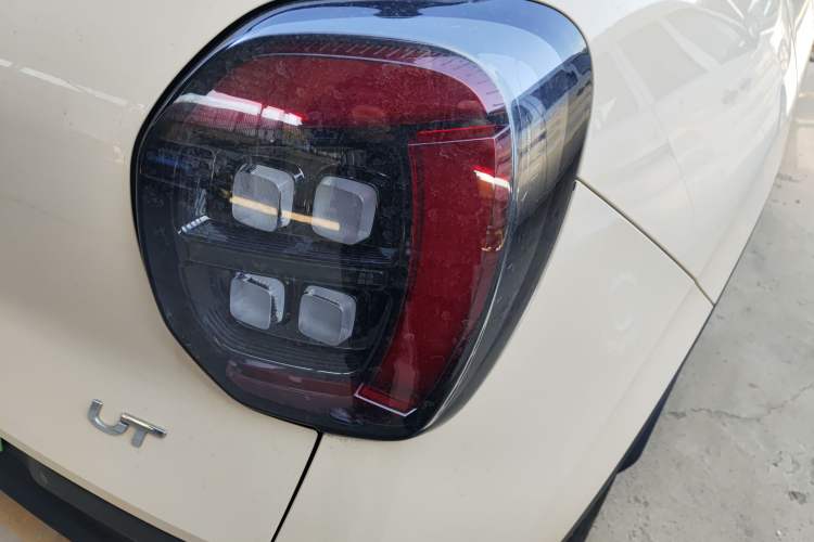 Used AION UT 2025 420 Prestige Edition Exterior 3
