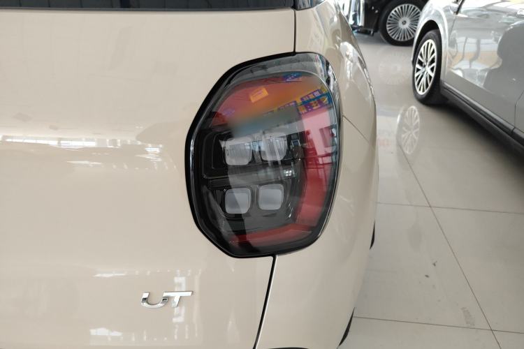 Used AION UT 2025 330 Starlight Edition Exterior 3