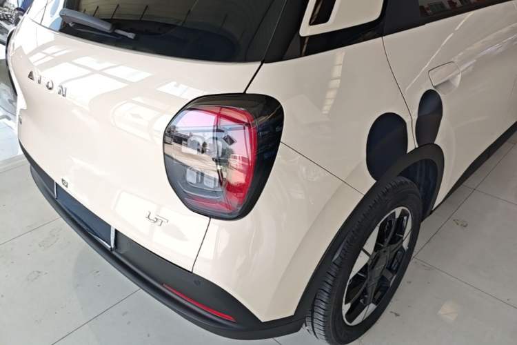 Used AION UT 2025 420 Prestige Edition Exterior 3