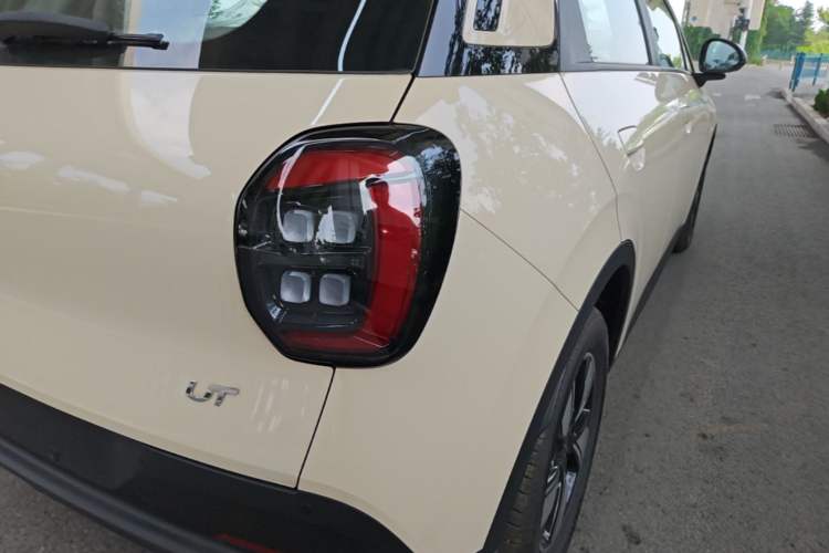 Used AION UT 2025 420 Intelligent Luxury Edition Exterior 3