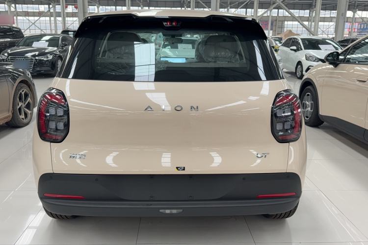 Used AION UT 2025 330 Starlight Edition Exterior 4