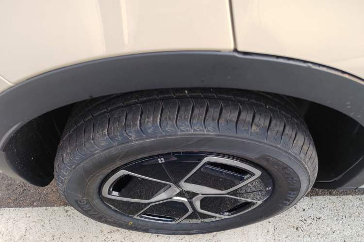 Used AION UT 2025 330 Starlight Edition Exterior 5
