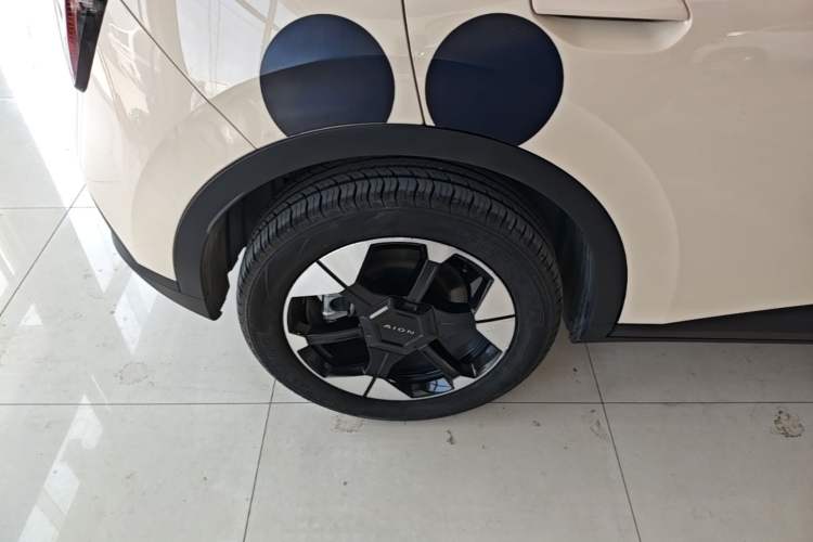 Used AION UT 2025 420 Prestige Edition Exterior 5