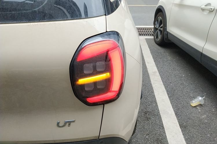 Used AION UT 2025 330 Starlight Edition Exterior 6