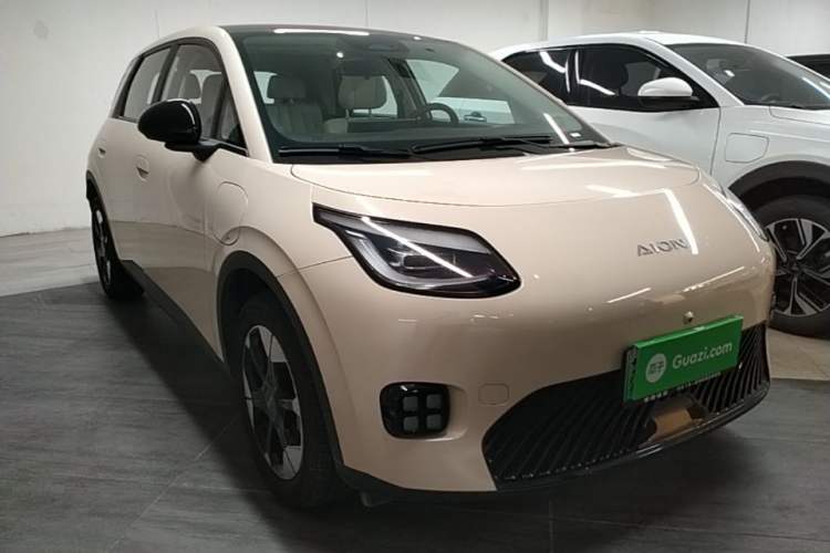 Used AION UT 2025 420 Intelligent Luxury Edition Front Right 45 Deg