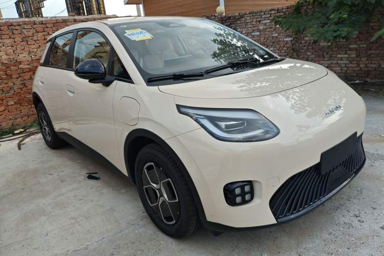 Used AION UT 2025 420 Smart Edition Front Right 45 Deg