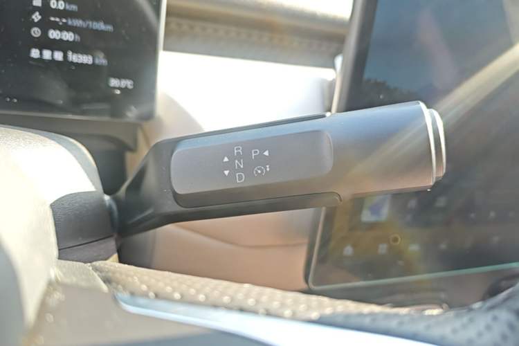 Used AION UT 2025 420 Prestige Edition Gear Lever