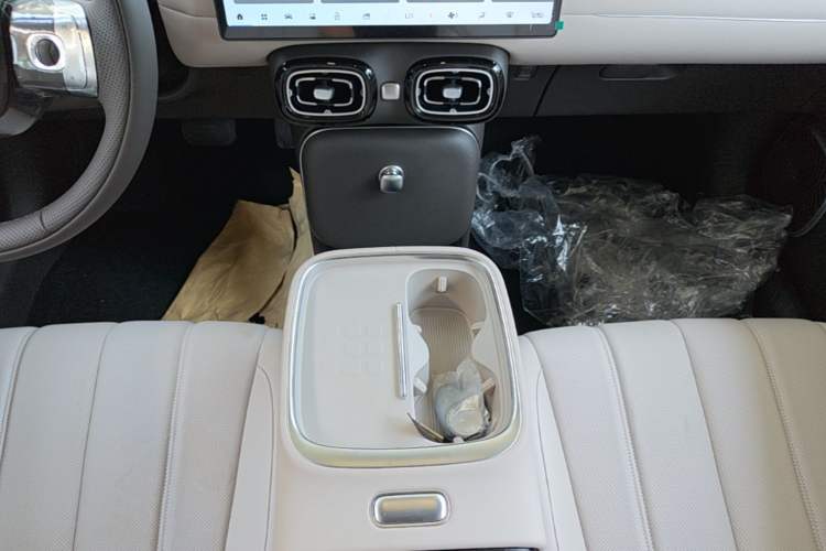 Used AION UT 2025 420 Intelligent Luxury Edition Gear Lever