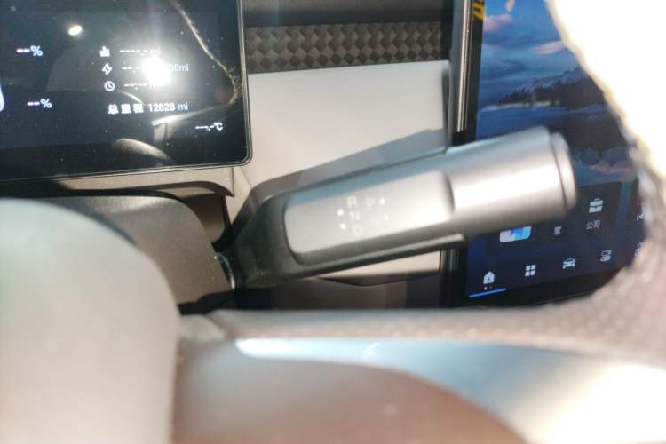 Used AION UT 2025 420 Prestige Edition Gear Lever
