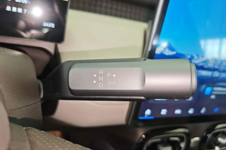 Used AION UT 2025 420 Intelligent Luxury Edition Gear Lever