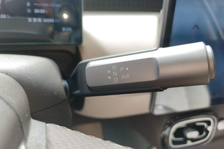 Used AION UT 2025 420 Intelligent Luxury Edition Gear Lever