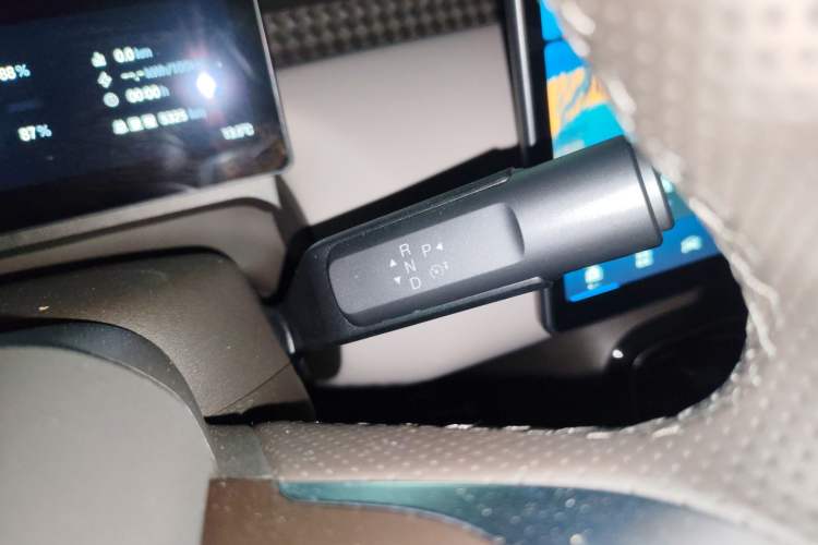 Used AION UT 2025 420 Intelligent Luxury Edition Gear Lever