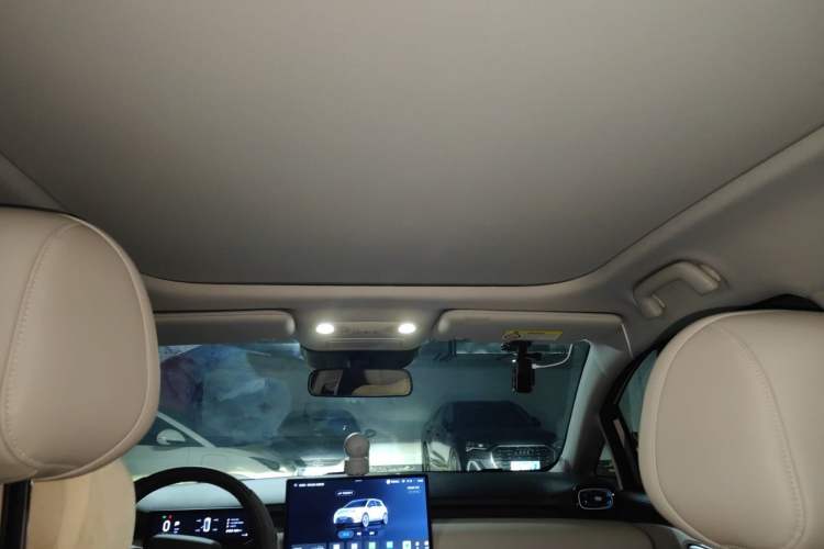 Used AION UT 2025 420 Prestige Edition Headliner