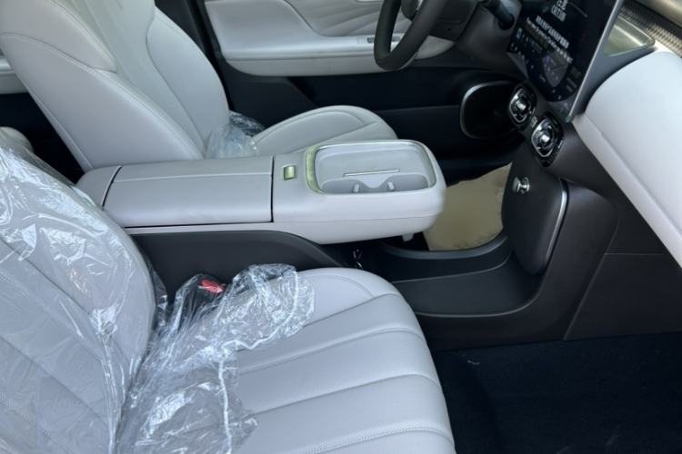 Used AION UT 2025 420 Intelligent Luxury Edition Interior 1