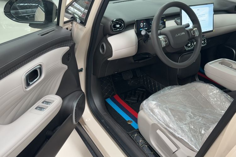 Used AION UT 2025 330 Starlight Edition Interior 2