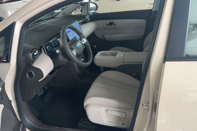 Used AION UT 2025 330 Starlight Edition Interior 2