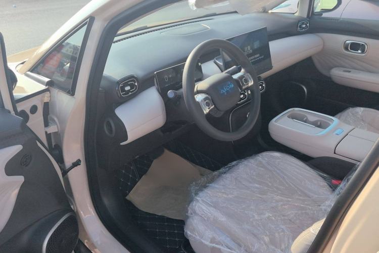 Used AION UT 2025 330 Starlight Edition Interior 2