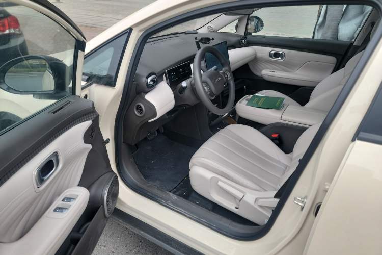 Used AION UT 2025 420 Smart Edition Interior 3