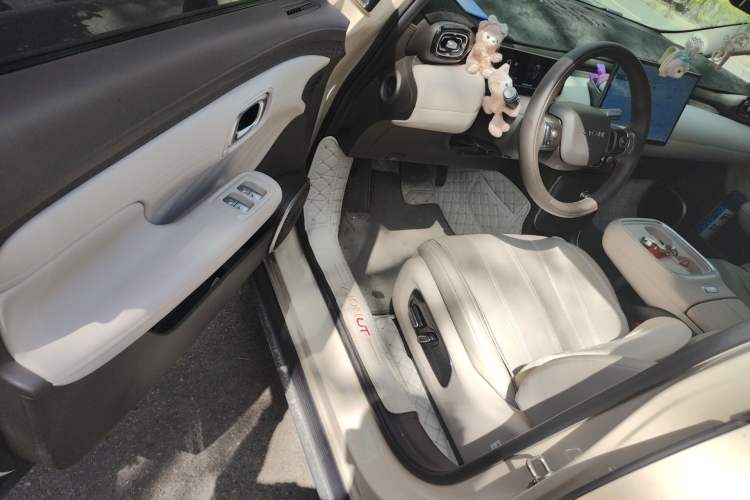Used AION UT 2025 420 Intelligent Luxury Edition Interior 3