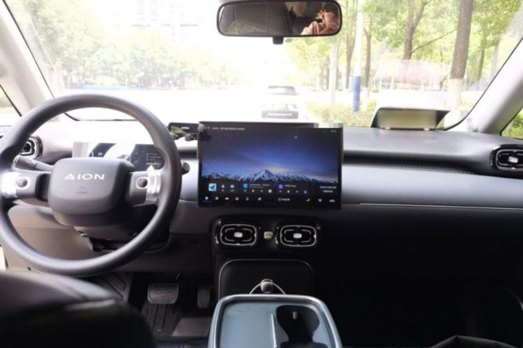 Used AION UT 2025 420 Smart Edition Interior 5