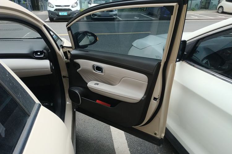 Used AION UT 2025 330 Starlight Edition Interior 5